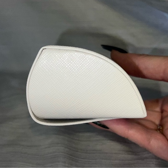 NWOT MICHAEL KORS WOMAN’S ROUND SUNGLASSES WITH CASE - Picture 8 of 9